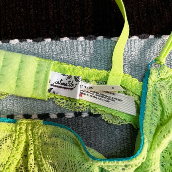 STUNNING Free People Bra 💚💚 - Picture 2 of 2